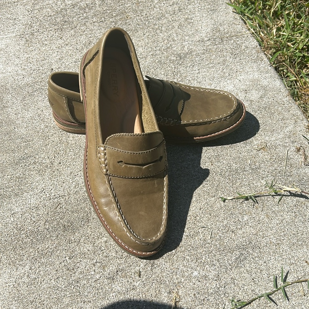 Sperry seaport Penny Leather Loafer, Olive size 7